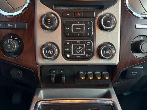 Used 2014 Ford F350 Lariat w/ Lariat Ultimate Package AWD/4WD image 16