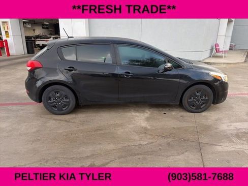 Used 2017 Kia Forte LX image 13