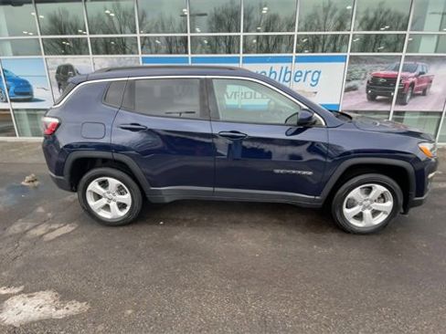 Used 2019 Jeep Compass Latitude image 9