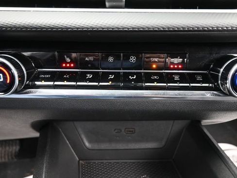 Used 2025 Chevrolet Equinox LT w/ Convenience Package II image 15