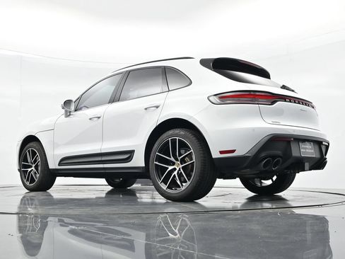 Certified 2025 Porsche Macan AWD/4WD image 25