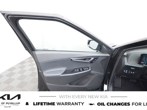 New 2025 Kia EV6 Wind image 9