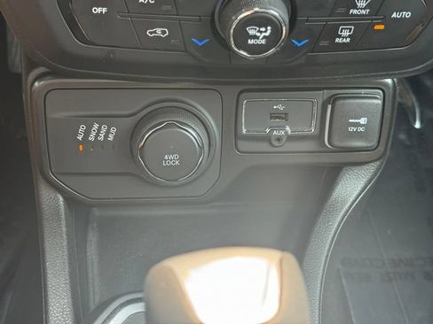 Certified 2023 Jeep Renegade Altitude w/ Convenience Group I AWD/4WD image 35
