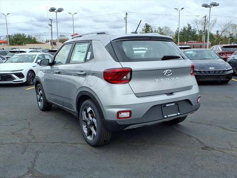 New 2026 Hyundai Venue SEL FWD image 4