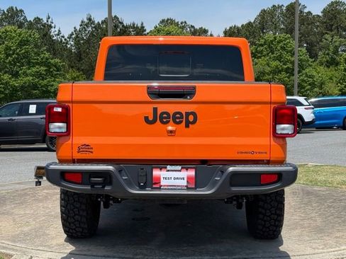 Used 2025 Jeep Gladiator Sport AWD/4WD image 6