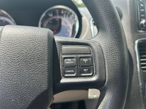 Used 2013 Dodge Grand Caravan SXT FWD image 7