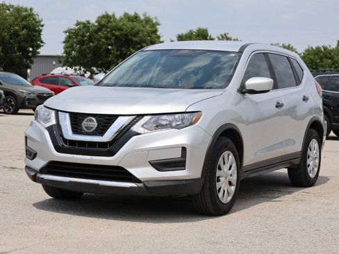 Used 2018 Nissan Rogue S AWD/4WD image 6
