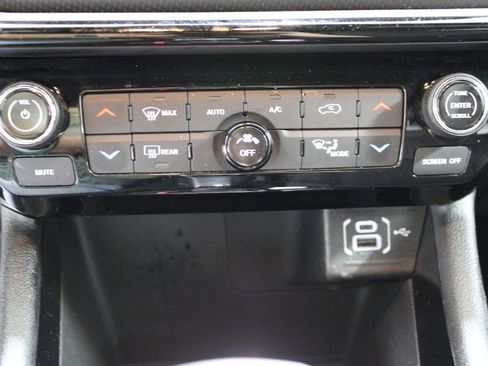 Used 2025 Jeep Compass Trailhawk image 31