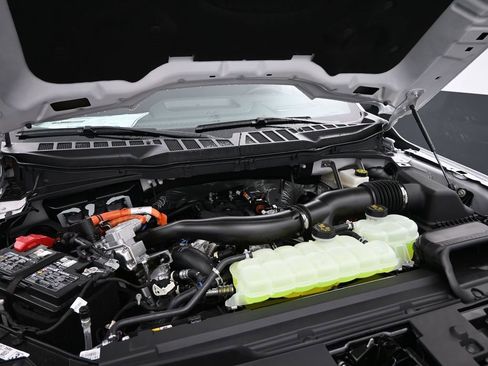 New 2025 Ford F150 Lariat w/ Equipment Group 502A High image 13