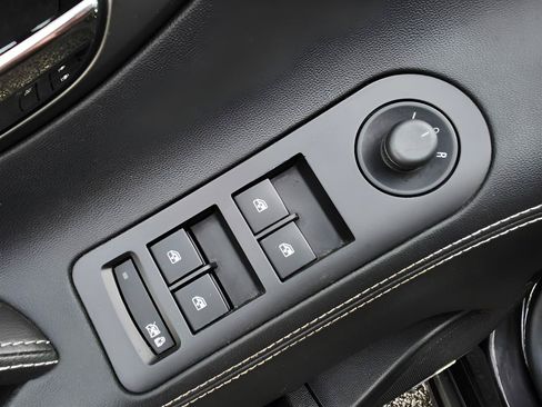 Used 2013 Buick LaCrosse Touring FWD image 23