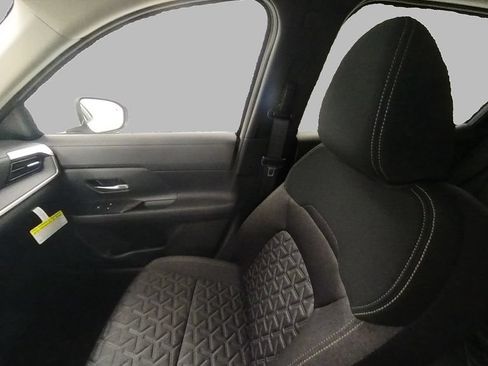 Used 2025 Nissan Kicks SV AWD/4WD image 18
