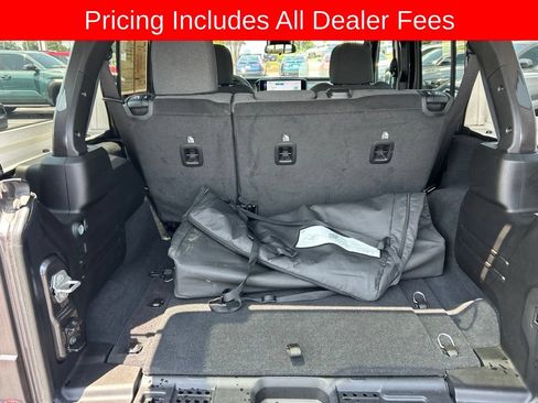 Used 2024 Jeep Wrangler Unlimited Sport AWD/4WD image 14