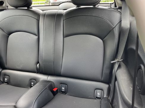 Used 2018 MINI Cooper 2-Door Hardtop FWD image 3