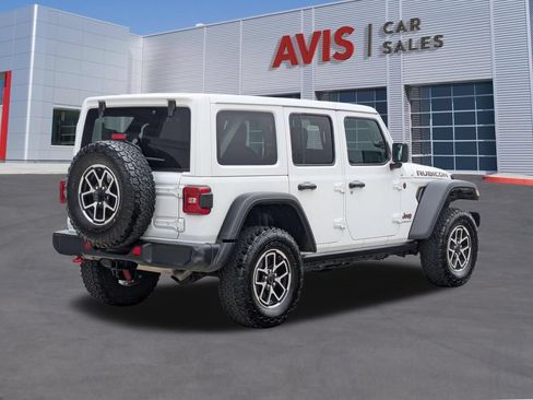 Used 2025 Jeep Wrangler Unlimited Rubicon w/ Convenience Group AWD/4WD image 6