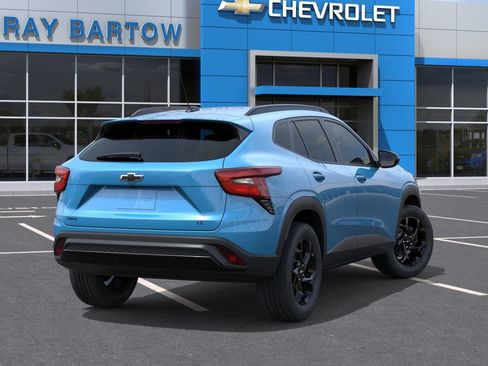 New 2026 Chevrolet Trax LT w/ Driver Confidence Package FWD image 5