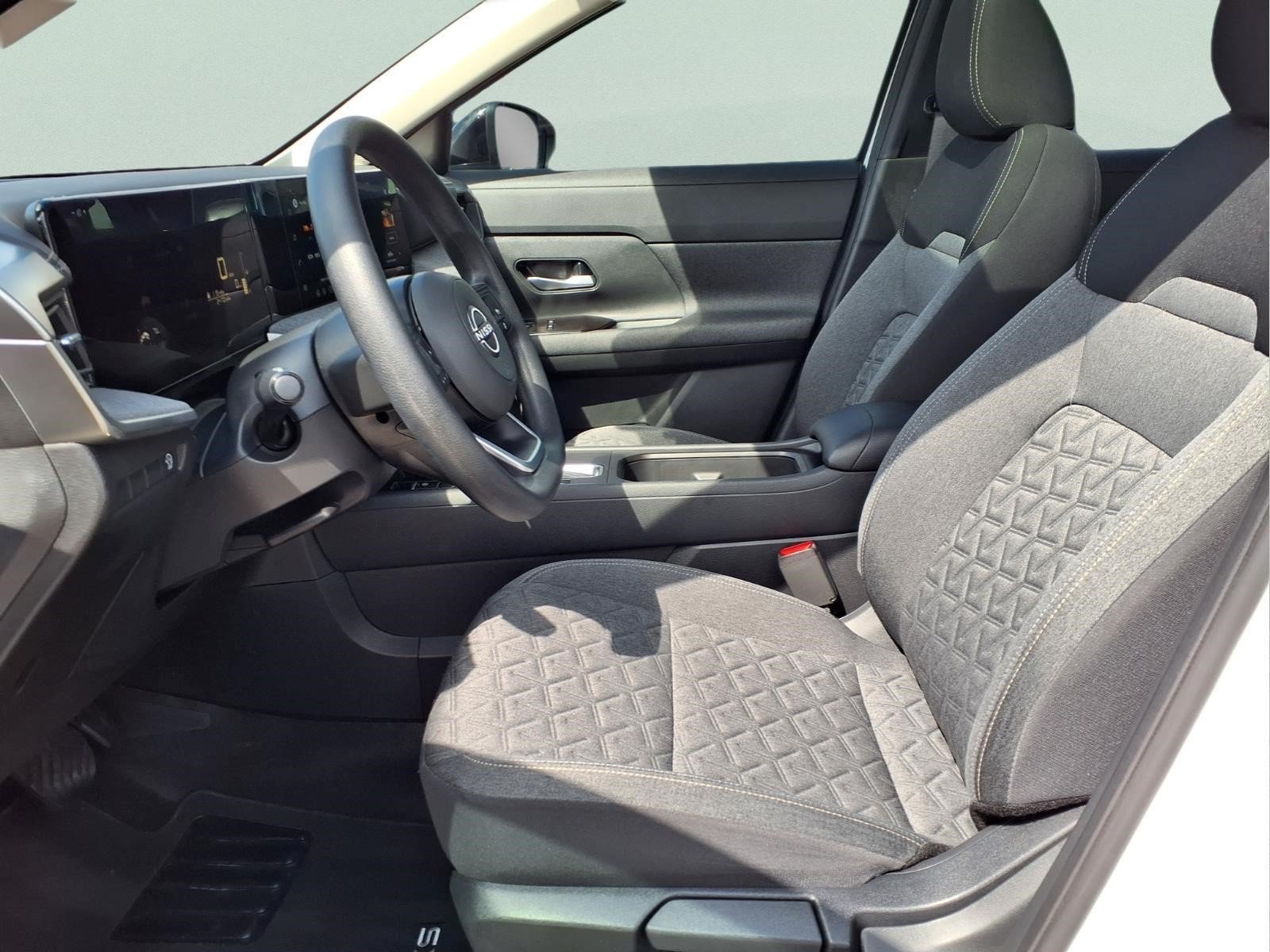 Certified 2026 Nissan Kicks SV w/ SV Premium Package FWD image 10