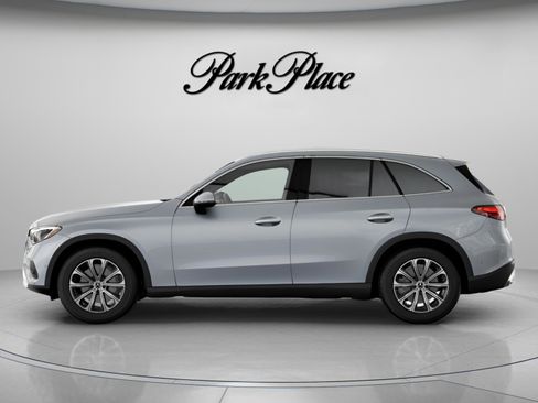 Used 2025 Mercedes-Benz GLC 300 image 7