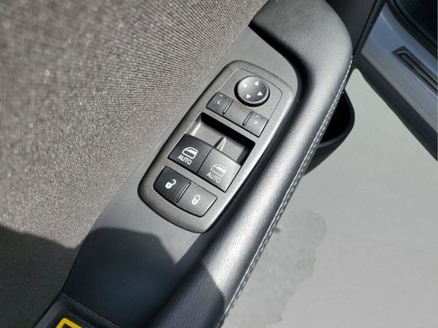 Used 2022 Dodge Challenger R/T w/ Performance Handling Group image 13