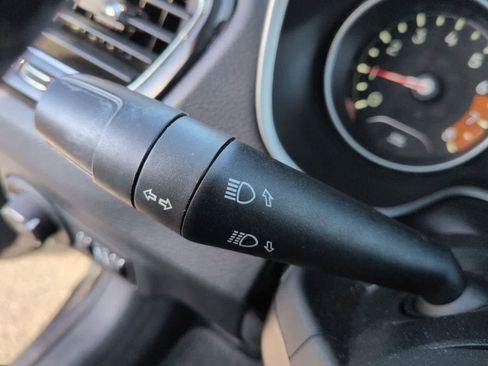 Certified 2021 Jeep Compass Latitude image 26