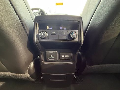 Used 2023 GMC Acadia SLT w/ Trailering Package image 31