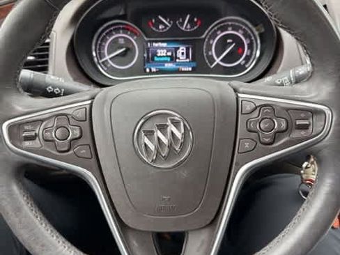 Used 2017 Buick Regal image 12