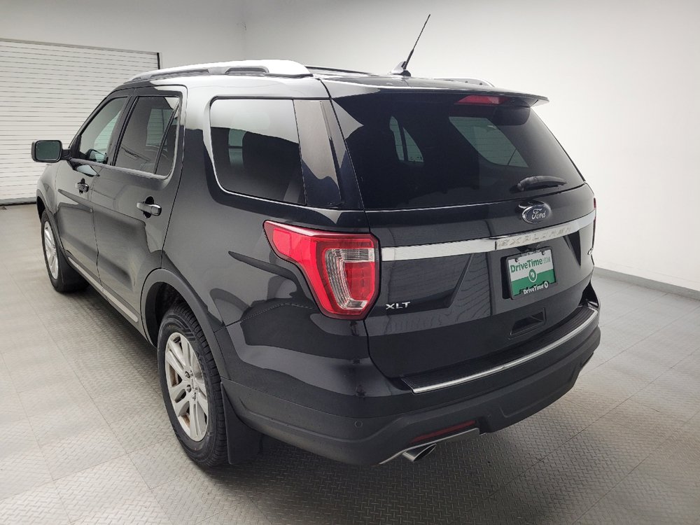 Used 2018 Ford Explorer XLT w/ Equipment Group 202A AWD/4WD image 5