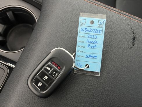 Used 2023 Honda Pilot TrailSport image 34