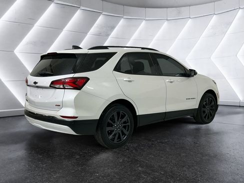 Used 2023 Chevrolet Equinox RS w/ RS Leather Package image 4
