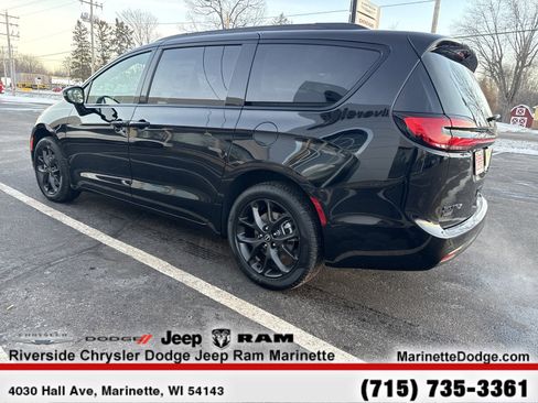 New 2026 Chrysler Pacifica Select w/ S Appearance Package image 7