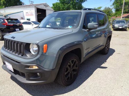 Used 2017 Jeep Renegade Altitude AWD/4WD image 31