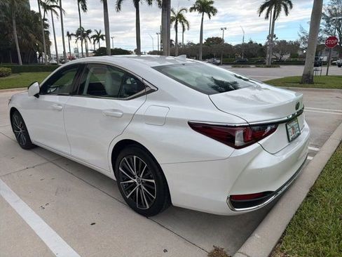Used 2024 Lexus ES 250 w/ Premium Package AWD/4WD image 11