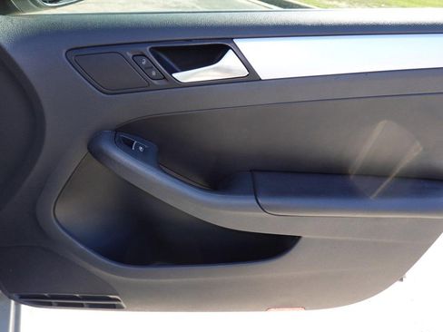 Used 2013 Volkswagen Jetta SE image 22