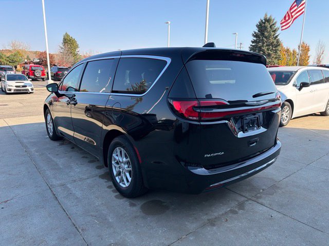 Used 2026 Chrysler Pacifica Select FWD image 4