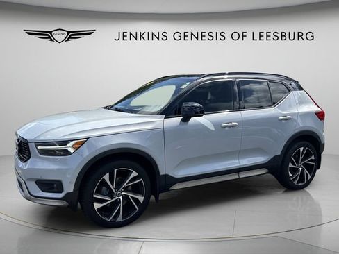 Used 2022 Volvo XC40 T5 R-Design w/ Advanced Package AWD/4WD image 11
