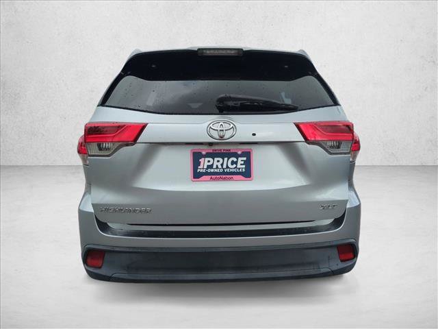 Certified 2019 Toyota Highlander XLE FWD image 7