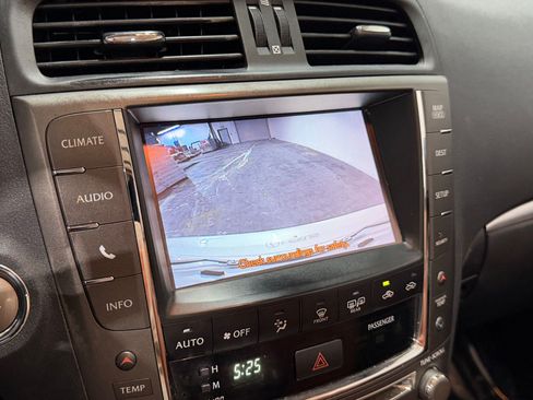 Used 2014 Lexus IS 250C w/ Luxury Package RWD image 31