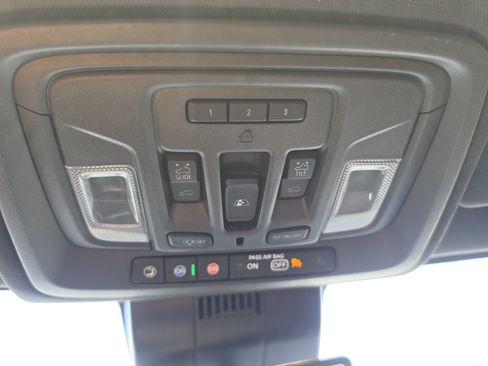 Used 2024 GMC Sierra 2500 AT4 w/ Technology Package AWD/4WD image 36