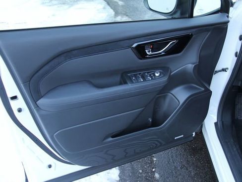 Certified 2025 Subaru Forester Limited image 14