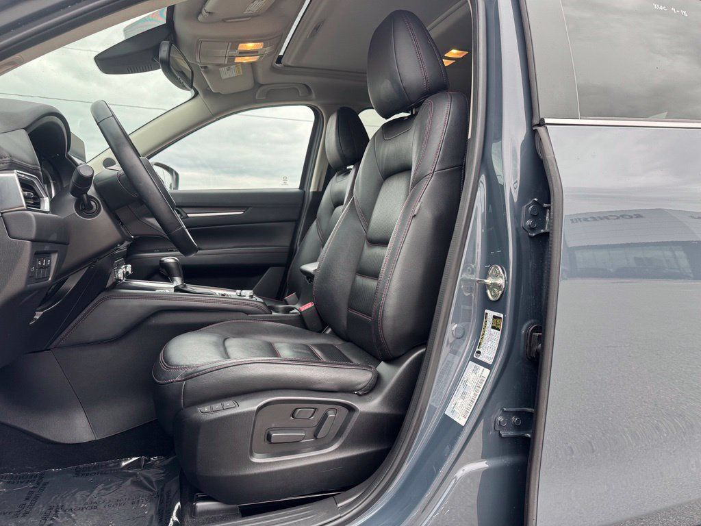 Used 2025 MAZDA CX-5 Carbon Edition AWD/4WD image 6