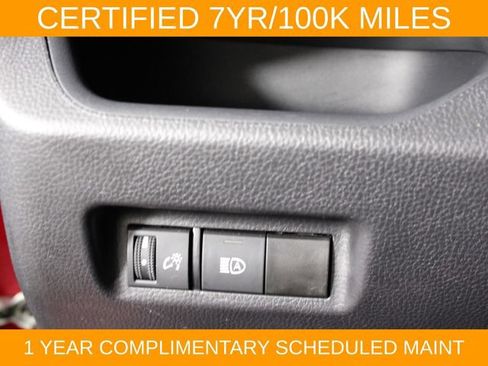 Used 2025 Toyota RAV4 XLE AWD/4WD image 19