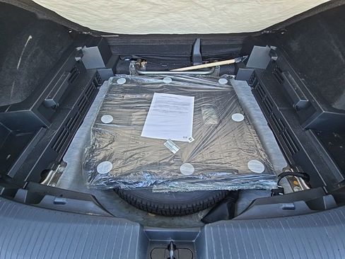 Used 2025 Nissan Rogue SV image 34