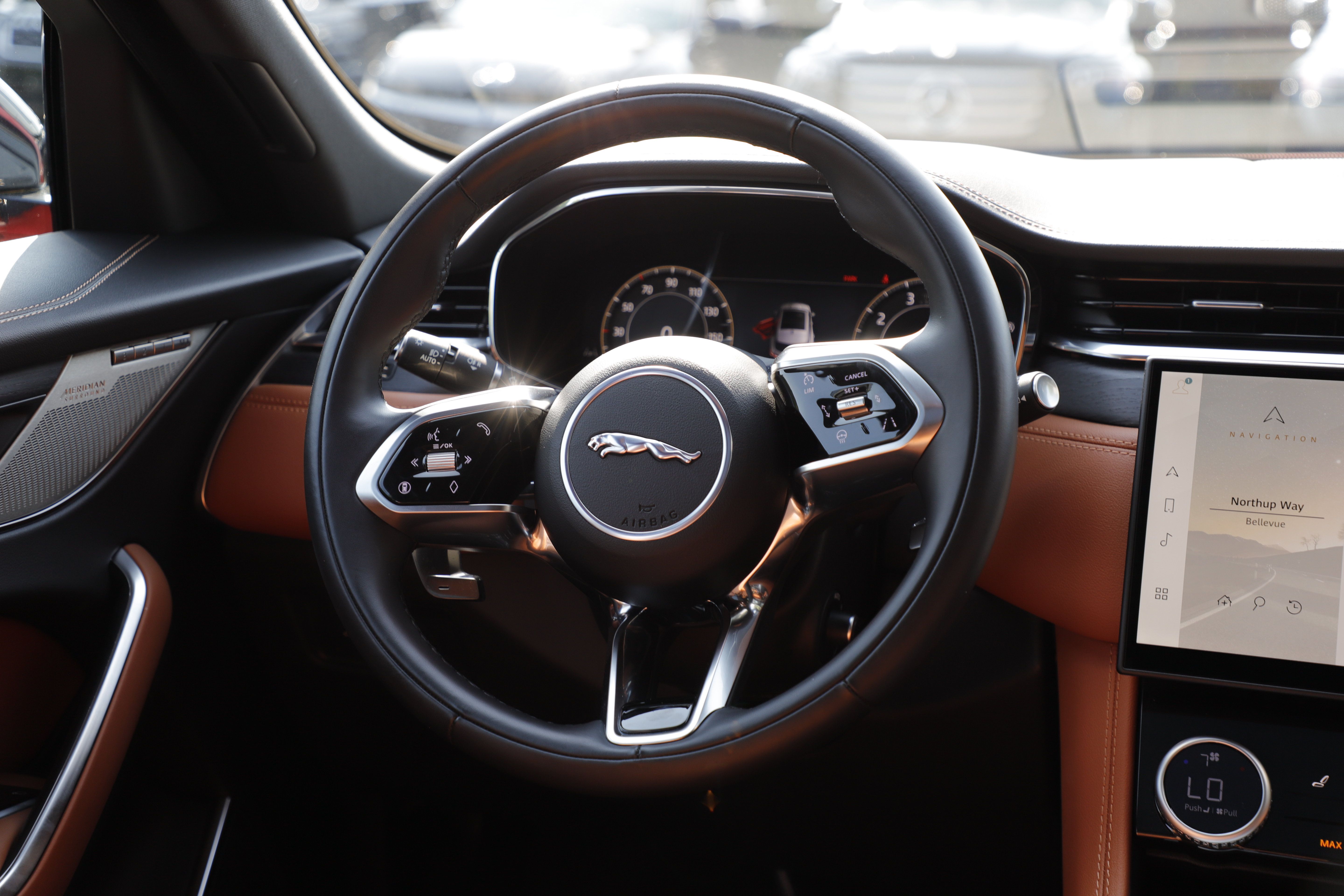 Certified 2025 Jaguar F-PACE R-Dynamic S AWD/4WD image 18