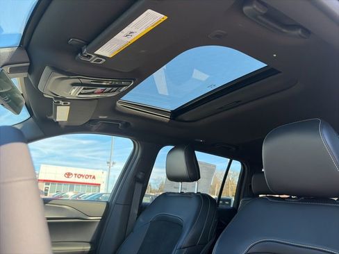 New 2025 Jeep Grand Cherokee L Altitude AWD/4WD image 18