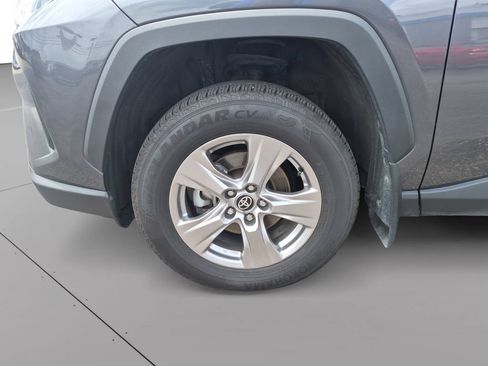 Used 2022 Toyota RAV4 XLE AWD/4WD image 38