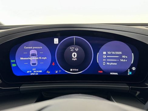 Certified 2024 Porsche Macan 4 Electric AWD/4WD image 21