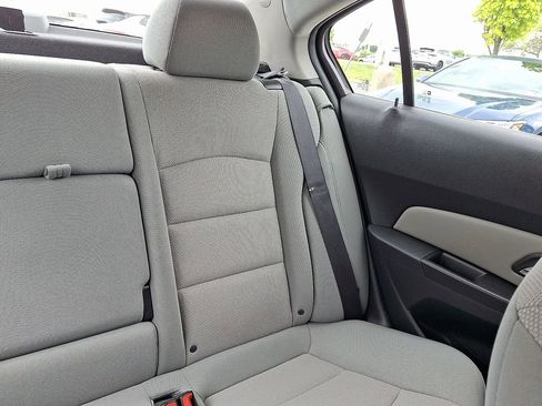 Used 2014 Chevrolet Cruze LT FWD image 20
