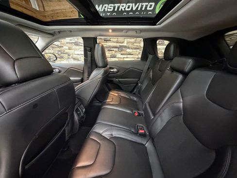 Used 2020 Jeep Cherokee Altitude image 27