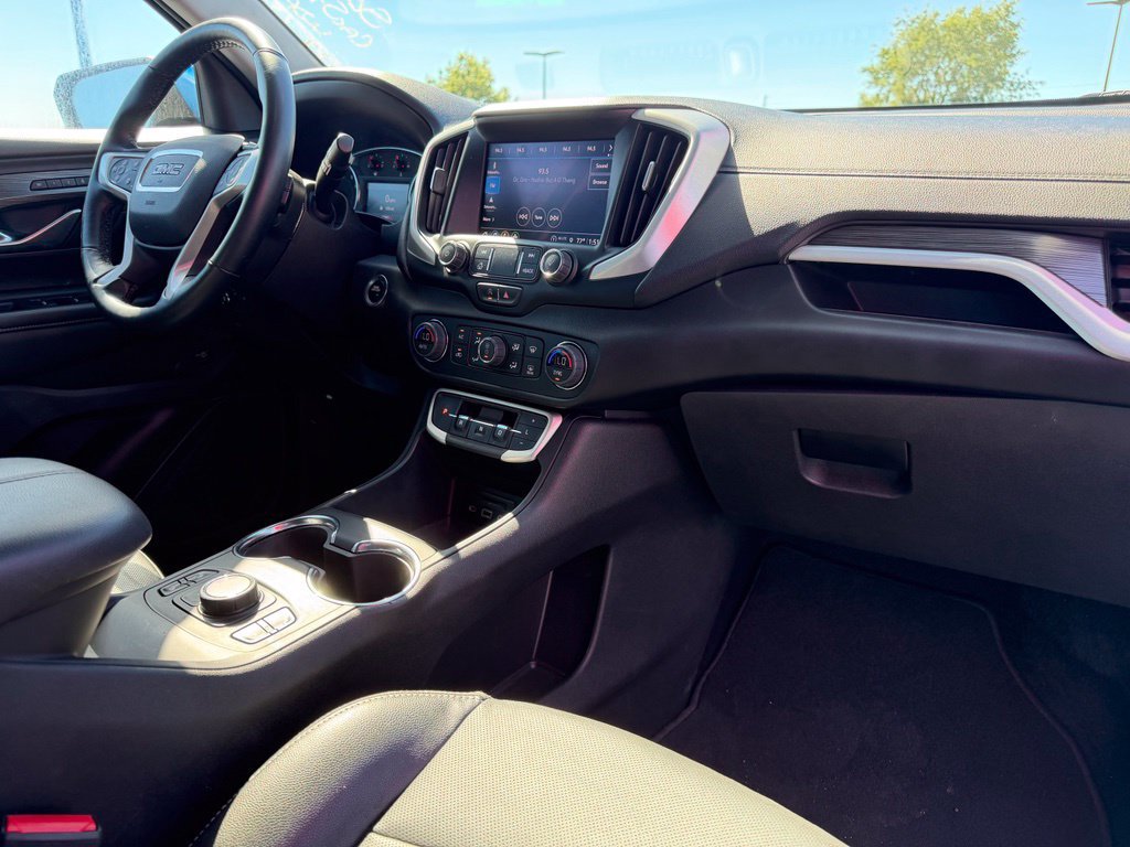 Used 2024 GMC Terrain SLT FWD image 11