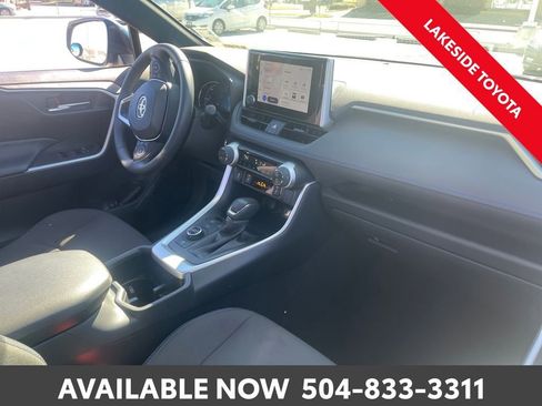 Used 2024 Toyota RAV4 SE image 17