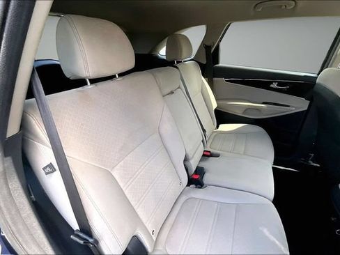 Used 2018 Kia Sorento FWD image 25